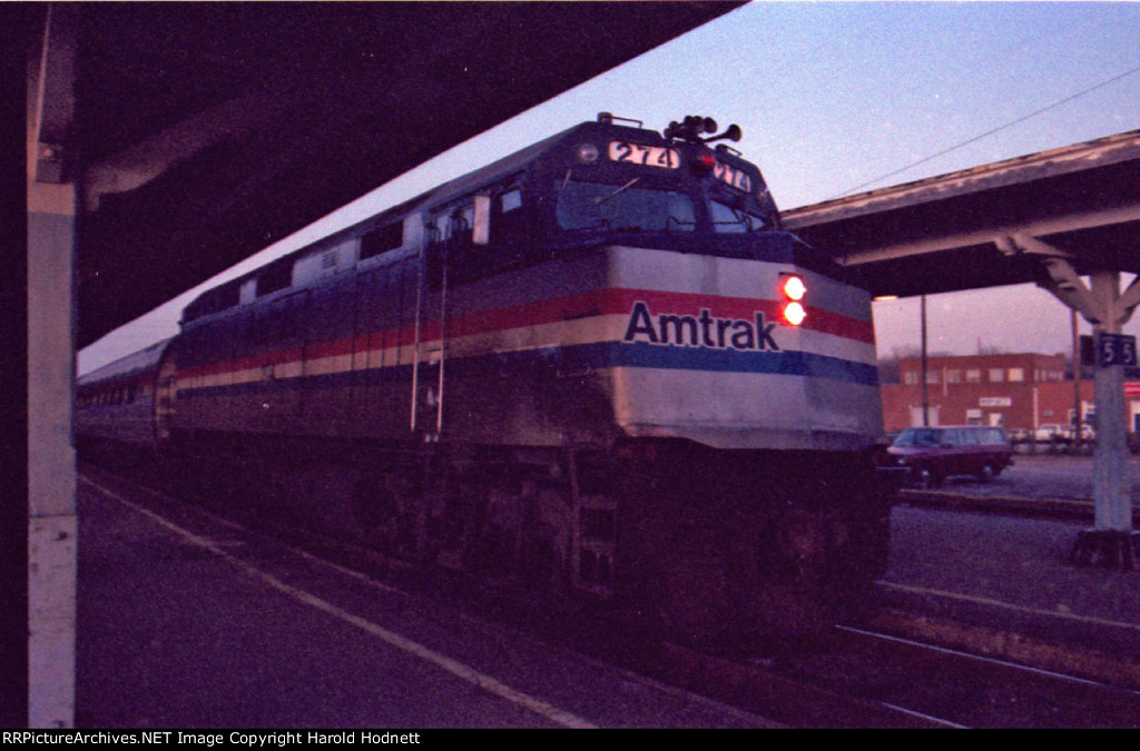 AMTK 274 leads a southbound train